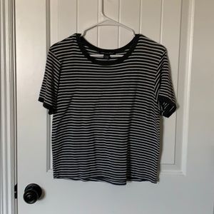 Short sleeve crop top